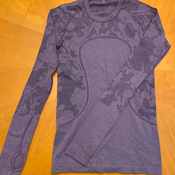 lululemon athletica Tops - Lululemon run swiftly long sleeve